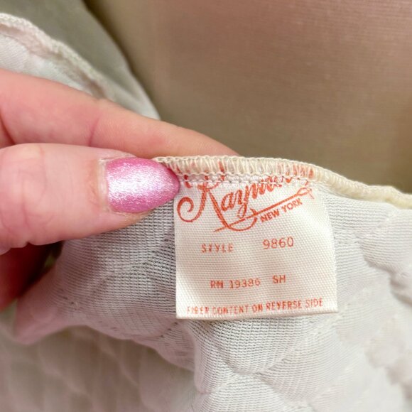 Vintage green floral quilted robe housecoat with velvet bows - fits like medium - Picture 4 of 6